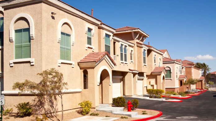 Suburban,Houses,In,A,Quiet,Southwestern,Neighborhood