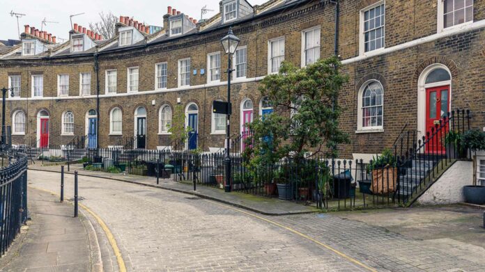 Asking Prices in UK Hit Record Highs for Fourth Consecutive Month
